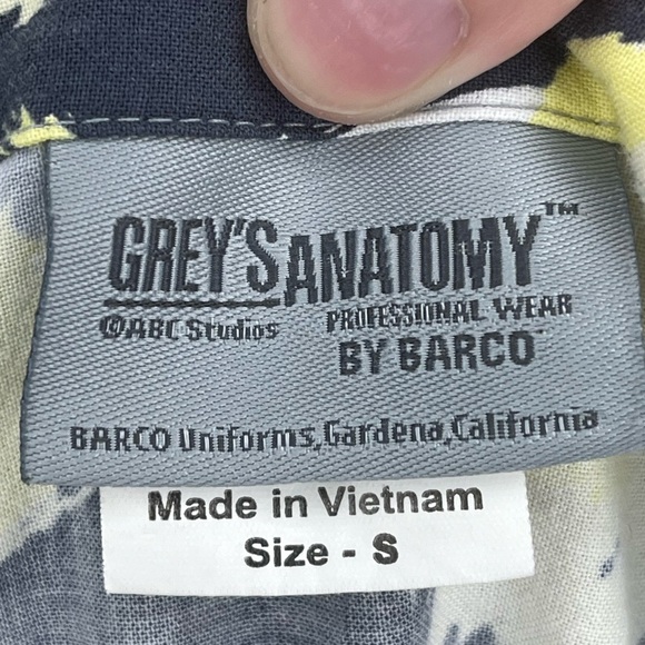 Grey's Anatomy Spandex Scrub top Small - Picture 3 of 3